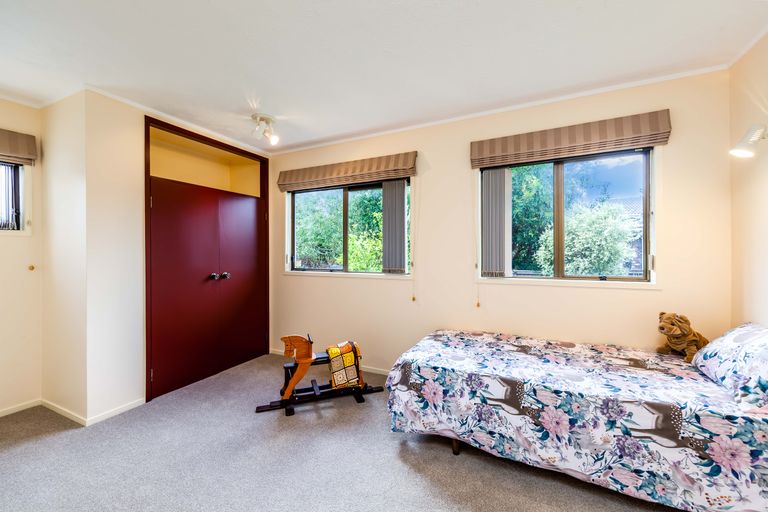 Photo of property in 7 Pokapu Street, Titirangi, Auckland, 0600