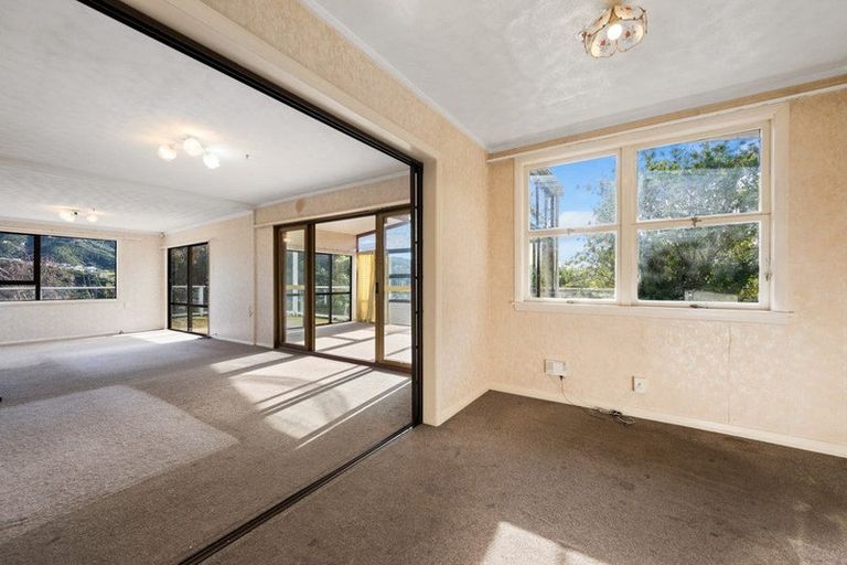 Photo of property in 126 Wellington Street, Picton, 7220