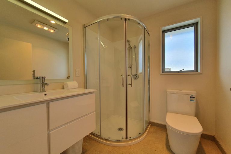 Photo of property in 37 Howden Drive, Jacks Point, 9371