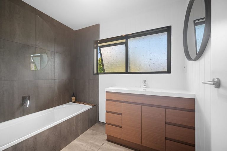 Photo of property in 53 Okura River Road, Okura, Albany, 0792