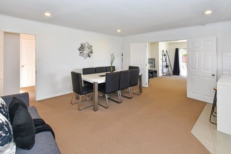 Photo of property in 15 Morewa Place, Takanini, 2112