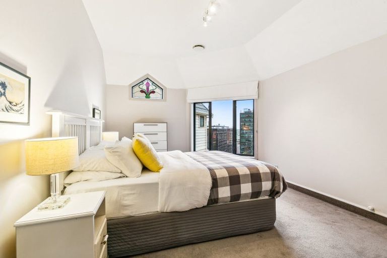 Photo of property in 2/67 Bolton Street, Kelburn, Wellington, 6012