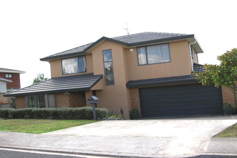 Photo of property in 2 Copplestone Place, New Lynn, Auckland, 0600