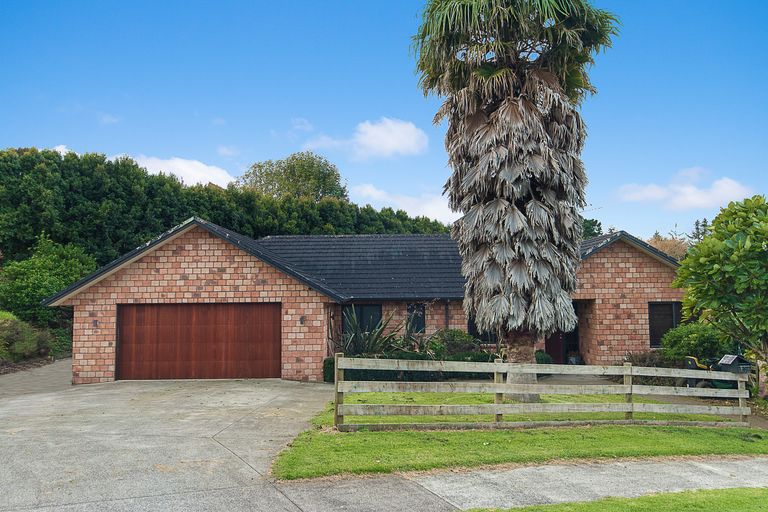 Photo of property in 14 Springvale Road, Waiuku, 2123