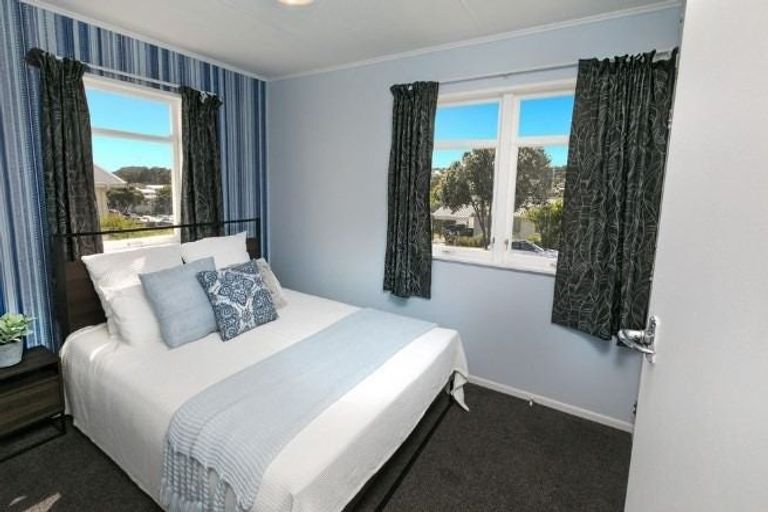 Photo of property in 53 Beaumaris Crescent, Ascot Park, Porirua, 5024