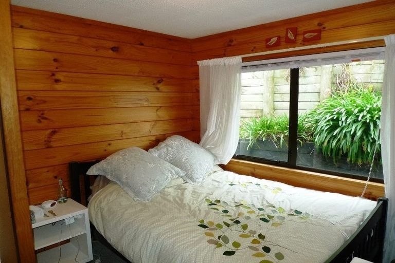 Photo of property in 31b Fitzpatrick Street, Newlands, Wellington, 6037