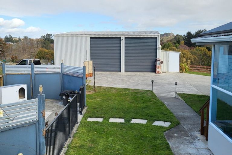Photo of property in 1 Watts Street, Waipawa, 4210
