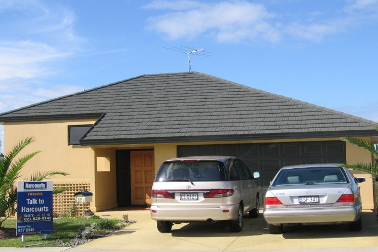 Photo of property in 19 Trotting Terrace, Fairview Heights, Auckland, 0632
