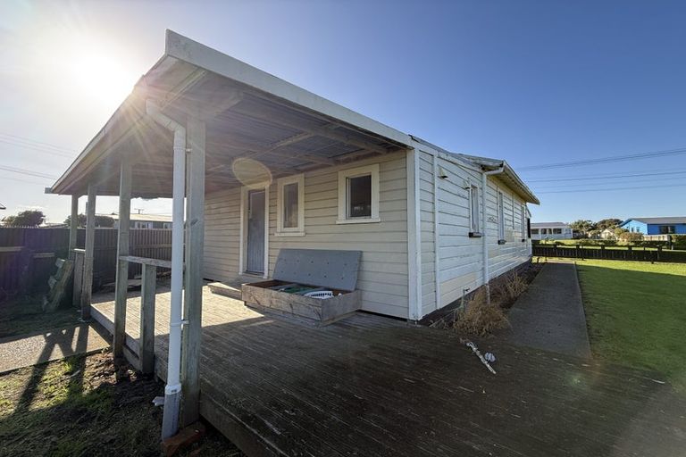 Photo of property in 163 Cornfoot Street, Castlecliff, Whanganui, 4501
