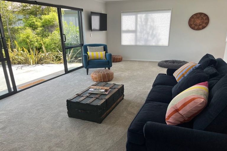 Photo of property in 21 Moraine Place, Lake Hawea, Wanaka, 9382