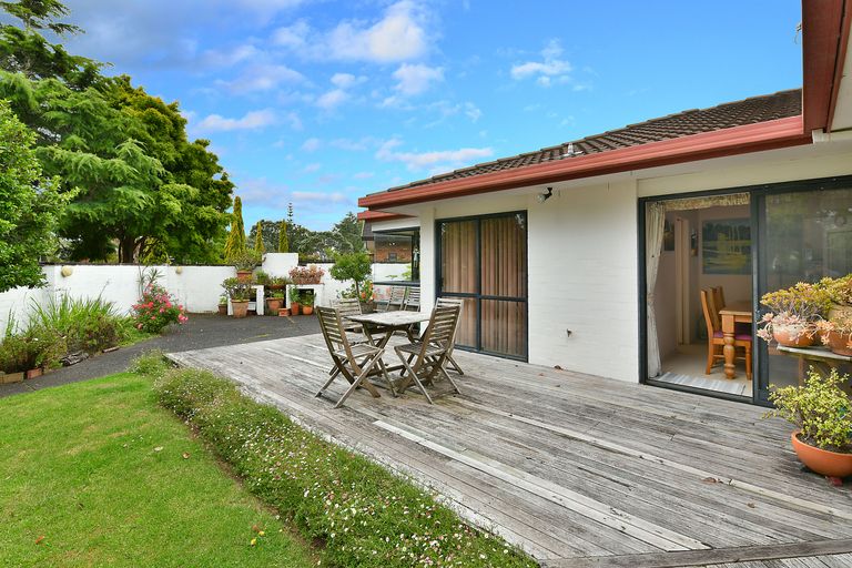 Photo of property in 27 Maygrove Drive, Orewa, 0931