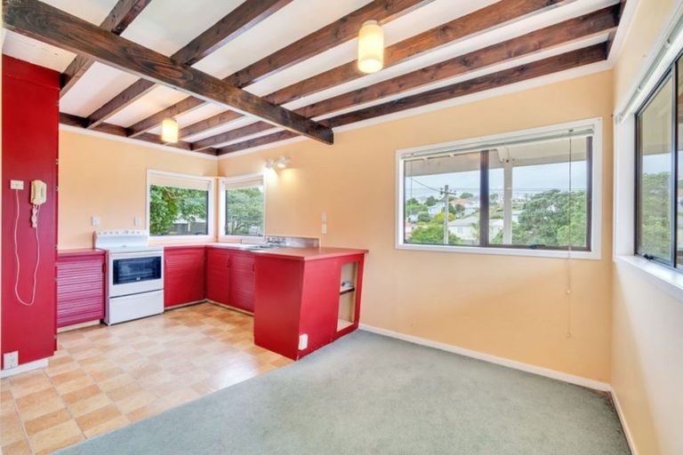 Photo of property in 13 Makiri Street, Helensville, 0800