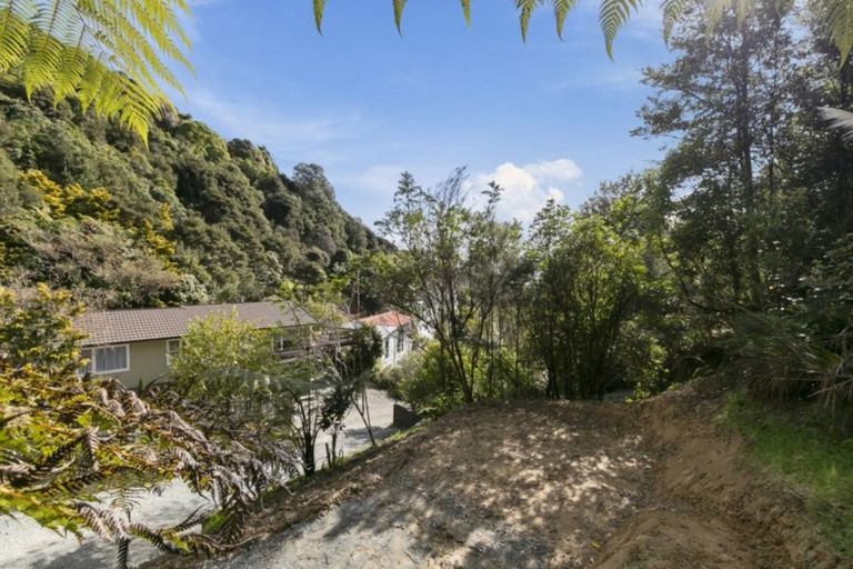 Photo of property in 8 Haven Grove, Naenae, Lower Hutt, 5011