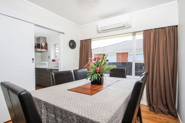 Photo of property in 1/14 Rowan Terrace, Te Atatu South, Auckland, 0610