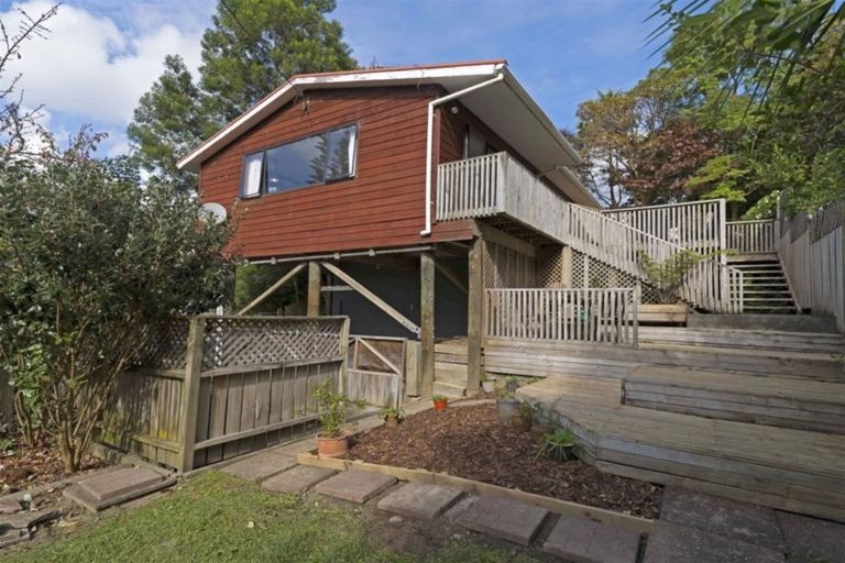 Photo of property in 4 James Scott Place, Te Atatu South, Auckland, 0602