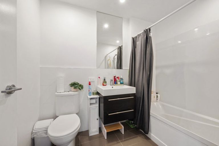 Photo of property in 8/24 Princess Terrace, Newtown, Wellington, 6021