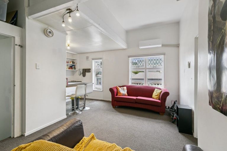 Photo of property in 93 Tasman Street, Mount Cook, Wellington, 6021