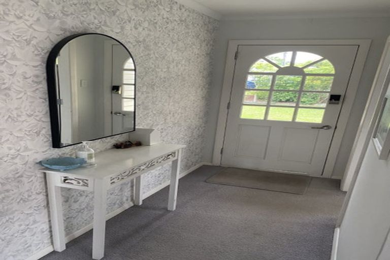 Photo of property in 24 Mangaroa Hill Road, Maoribank, Upper Hutt, 5018