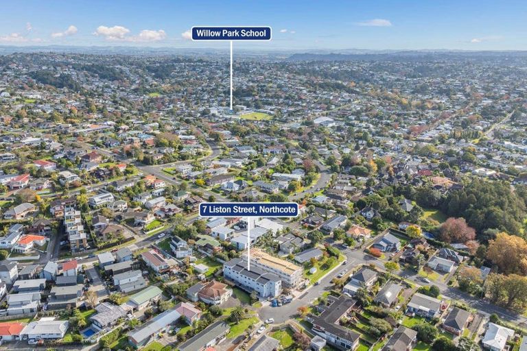 Photo of property in 7c Liston Street, Northcote, Auckland, 0627