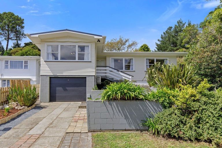 Photo of property in 21 Holland Street, Wainuiomata, Lower Hutt, 5014
