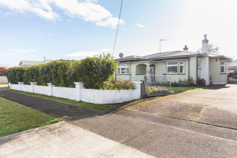 Photo of property in 16 Trafalgar Street, Levin, 5510