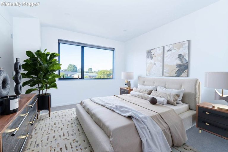 Photo of property in 1/82 Rosewarne Crescent, Glendene, Auckland, 0602