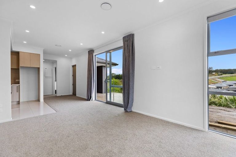 Photo of property in 30 Kiritiana Close, Pyes Pa, Tauranga, 3112