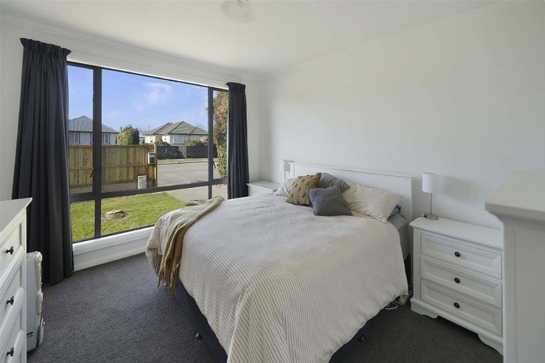 Photo of property in 33 Croziers Road, St Albans, Christchurch, 8052