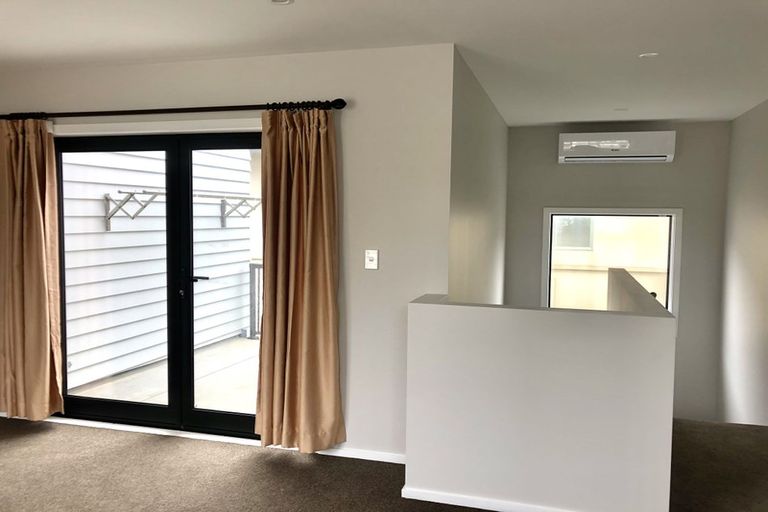 Photo of property in 10 Frankmoore Avenue, Johnsonville, Wellington, 6037
