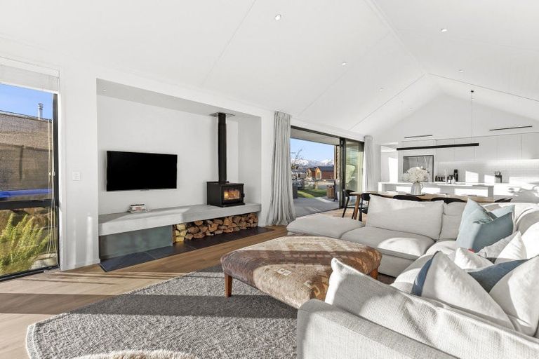 Photo of property in 21 Rua Street, Albert Town, Wanaka, 9305