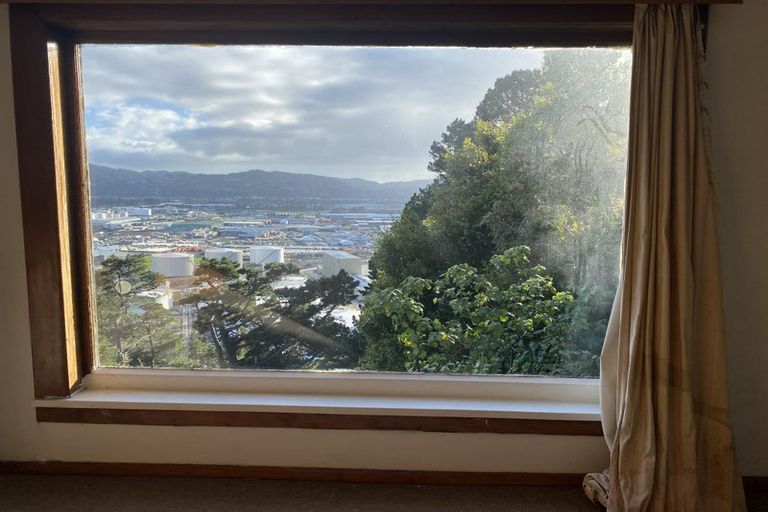 Photo of property in 21 Nikau Road, Point Howard, Lower Hutt, 5013