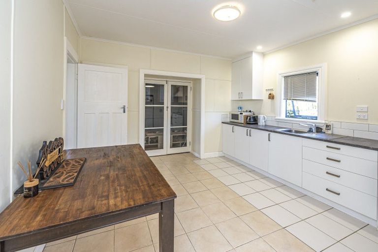 Photo of property in 18 Swiss Avenue, Gonville, Whanganui, 4501