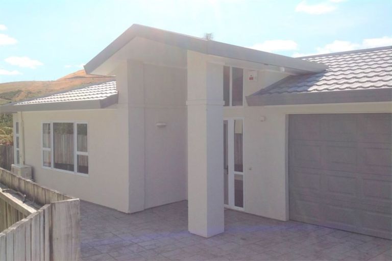 Photo of property in 8a Aintree Grove, Churton Park, Wellington, 6037