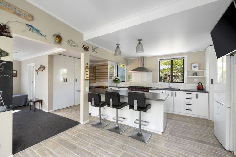 Photo of property in 11 Guthrie Crescent, Castlepoint, Masterton, 5889