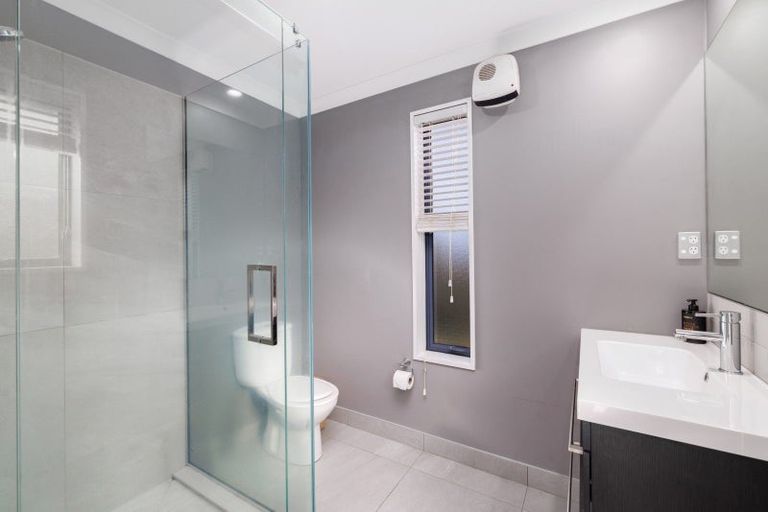 Photo of property in 24 Foresters Crescent, Parklands, Christchurch, 8083