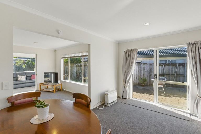Photo of property in 4 Monterosso Place, Paraparaumu Beach, Paraparaumu, 5032