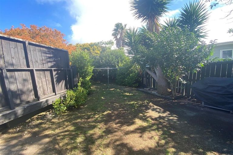 Photo of property in 64 Addington Avenue, Manurewa, Auckland, 2102