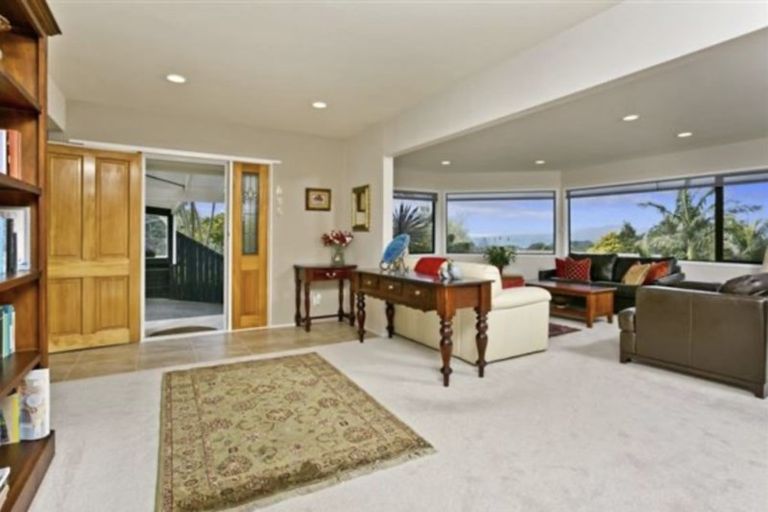 Photo of property in 3/21 Commodore Parry Road, Castor Bay, Auckland, 0620