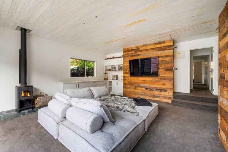 Photo of property in 92 Meadowstone Drive, Wanaka, 9305