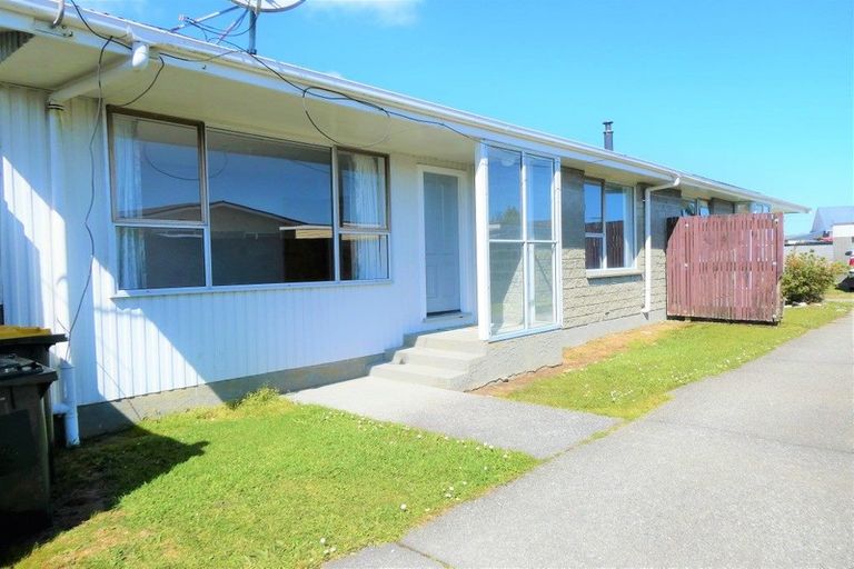 Photo of property in 2 Howitt Place, Hokitika, 7810