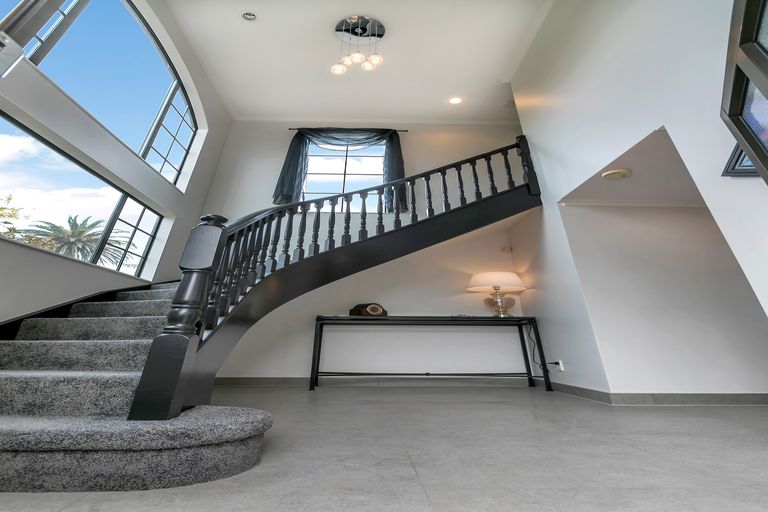 Photo of property in 11 San Pedro Place, Henderson, Auckland, 0612