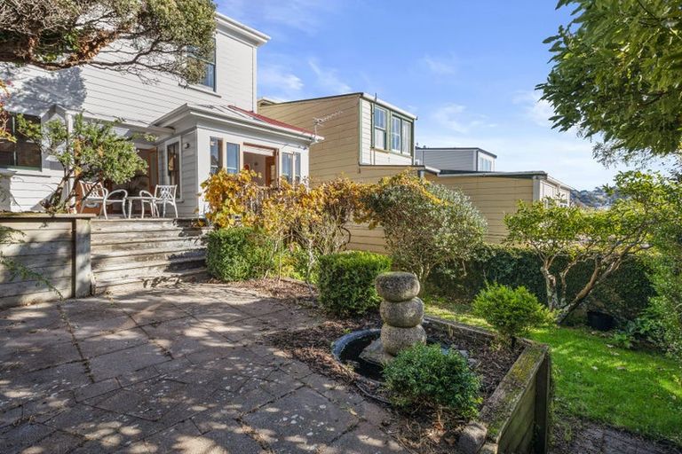 Photo of property in 4 North Terrace, Kelburn, Wellington, 6012
