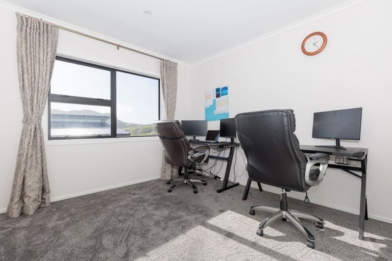 Photo of property in 150 Amesbury Drive, Churton Park, Wellington, 6037