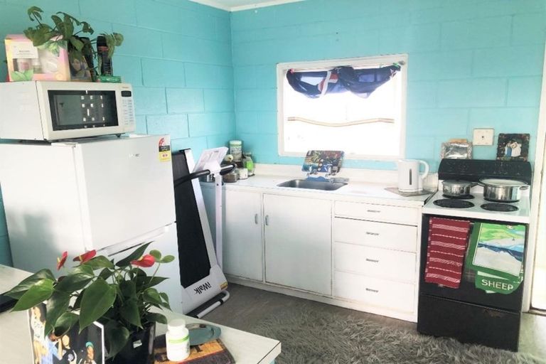 Photo of property in 18 Kent Street, Waiuku, 2123