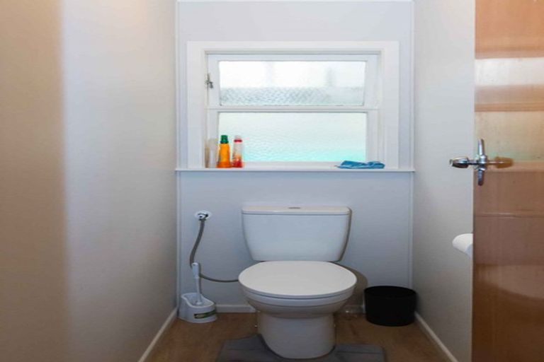 Photo of property in 30a Collier Avenue, Karori, Wellington, 6012