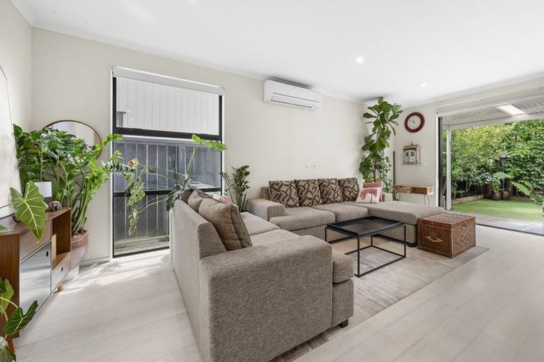 Photo of property in 21 Grey Warbler Road, Hobsonville, Auckland, 0616