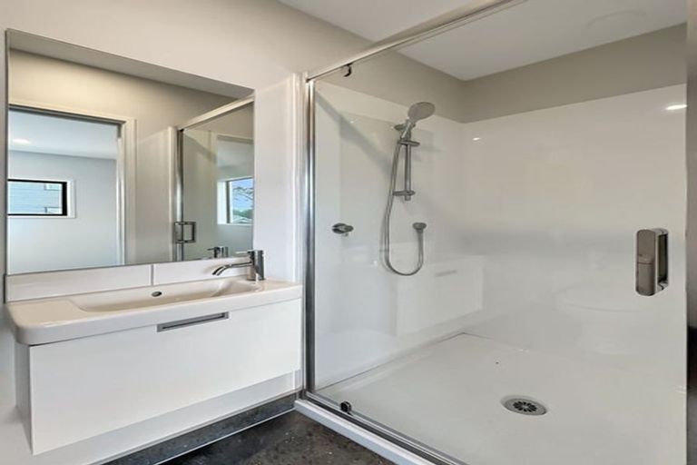 Photo of property in 38 Whati Lane, Henderson, Auckland, 0612