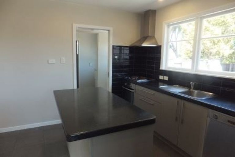 Photo of property in 38 Moreland Avenue, Papanui, Christchurch, 8053