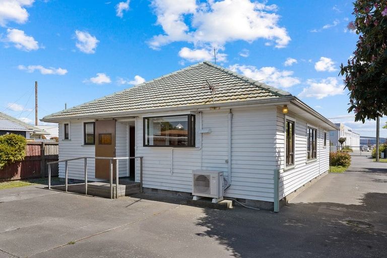 Photo of property in 27 Branston Street, Hornby, Christchurch, 8042