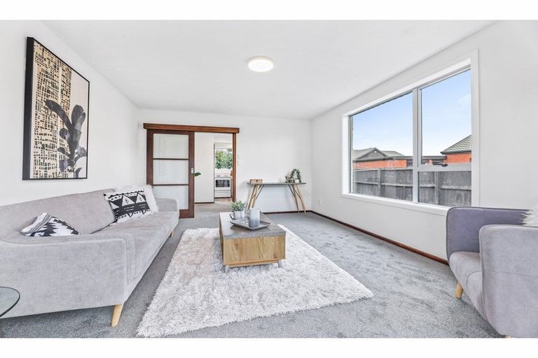 Photo of property in 37 Chipping Lane, Redwood, Christchurch, 8051